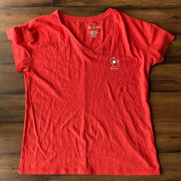 NEW Wisconsin Home State Of Mine Red White Short Sleeve V-neck Tee Small 🧀🦡❤️ - Picture 2 of 5